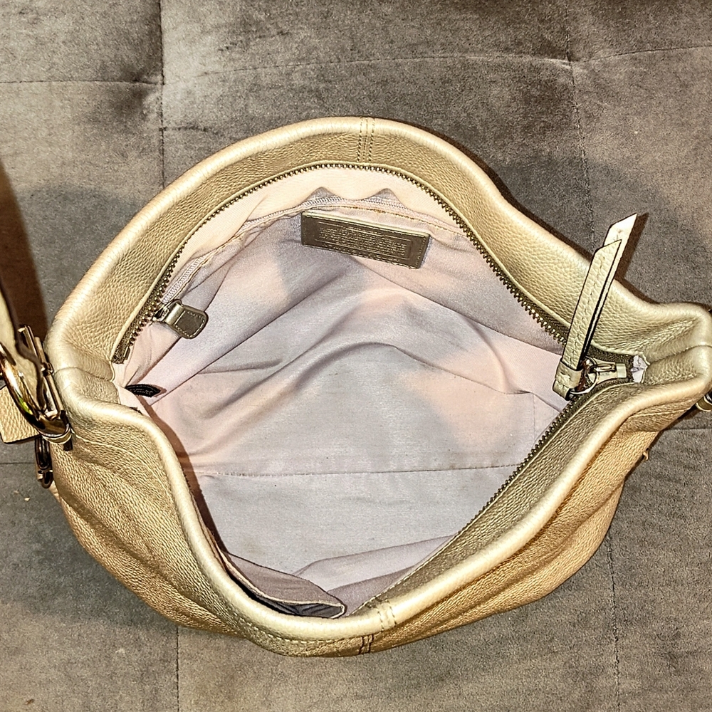 EUC COACH BEIGE/GOLD METALLIC PEBBLED LEATHER HOBO BAG ADJUSTABLE BUCKLE STRAP - Picture 11 of 15